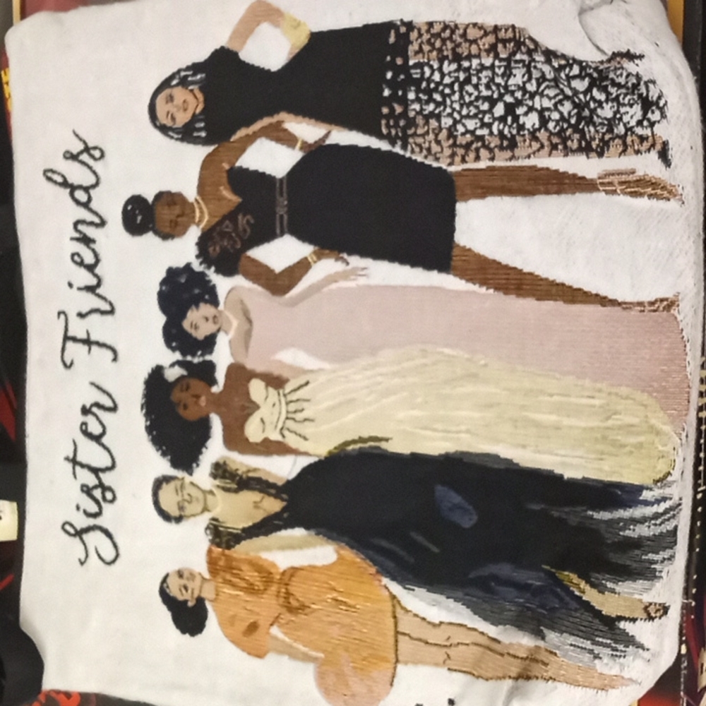 Woven tote bags are Afrocentric Sister Friends